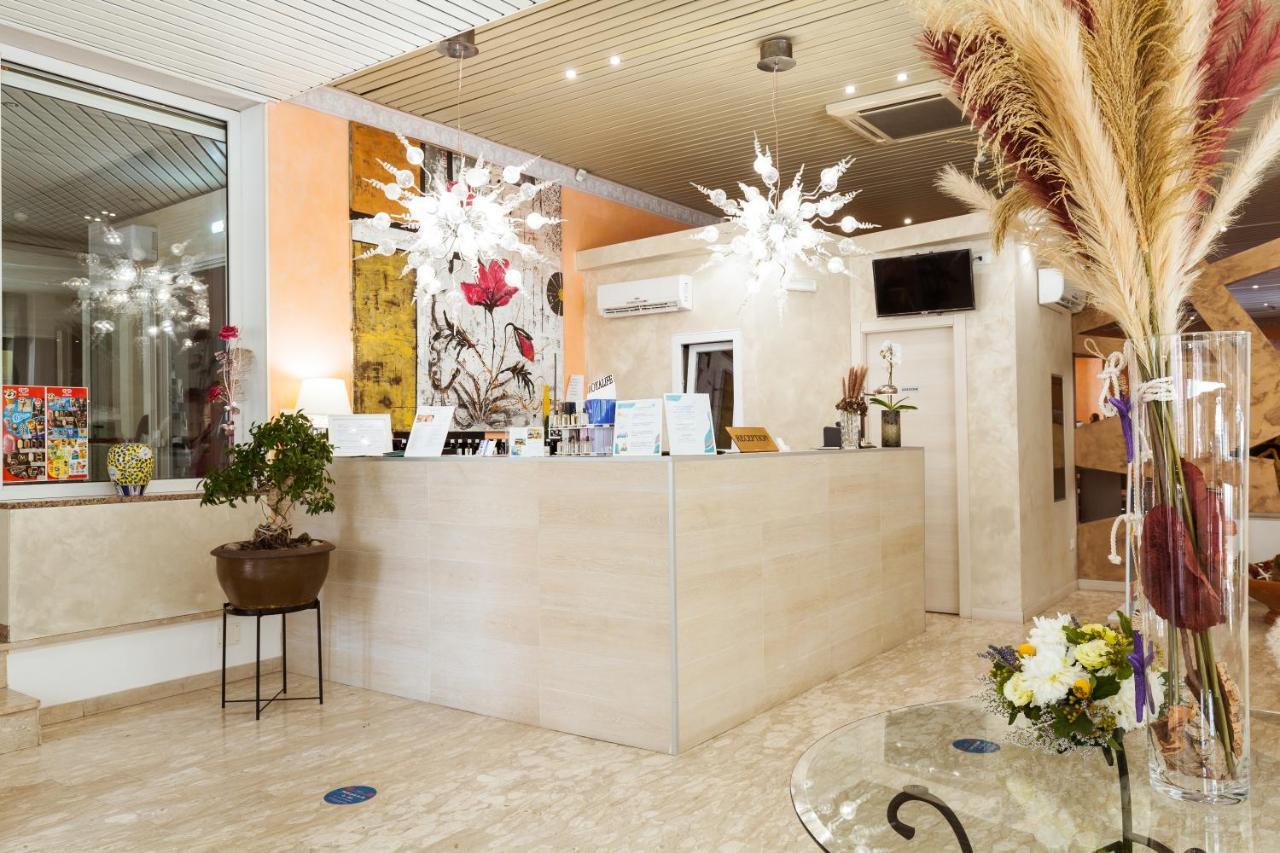 Hotel Al Nuovo Porto Bellaria – Igea Marina Kültér fotó