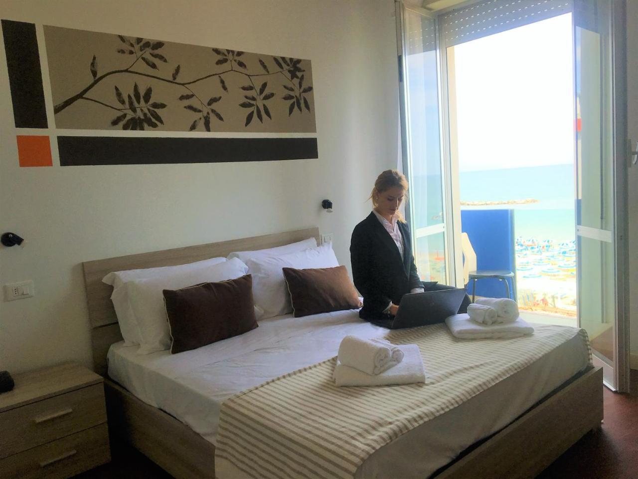 Hotel Al Nuovo Porto Bellaria – Igea Marina Kültér fotó